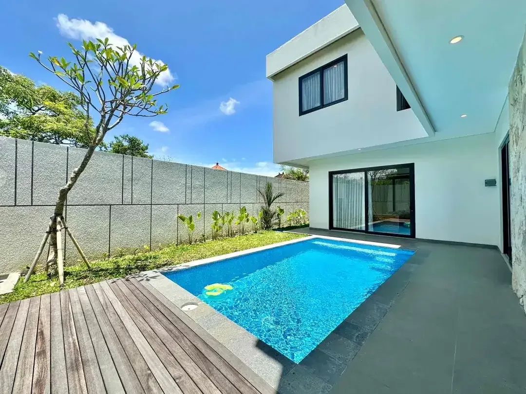 BRAND NEW 3 BEDROOMS MINIMALIST MODERN TROPICAL STYLE  QUIET ARE LOCATION AT MUNGGU - Image 2 of 10