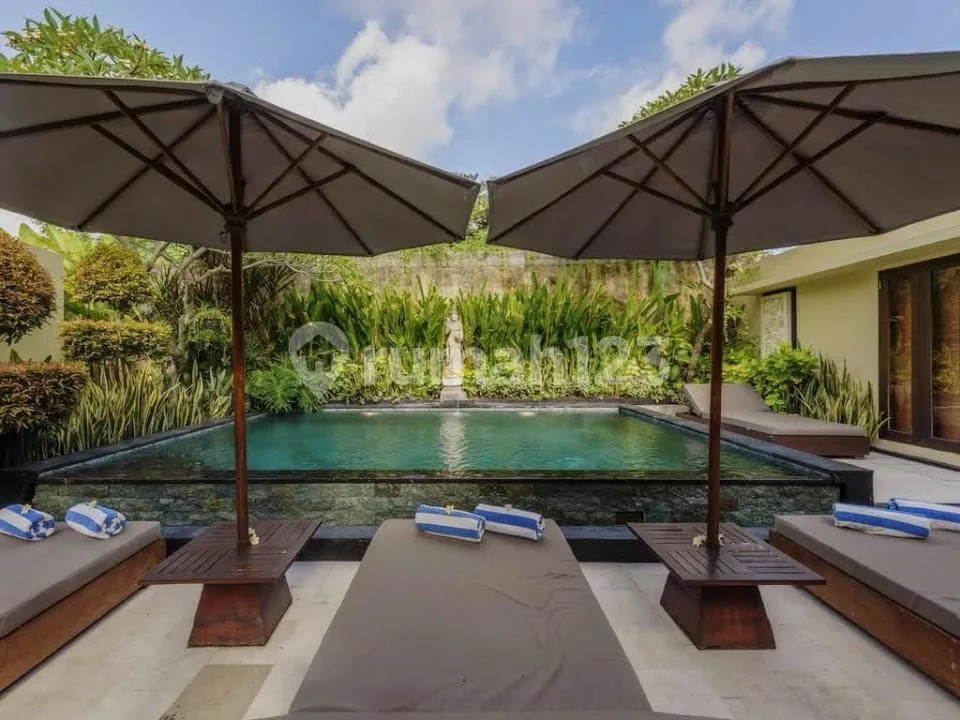 Villa Full Furnished Pool 2 Lantai Strtaegis di Seminyak - Image 3 of 4