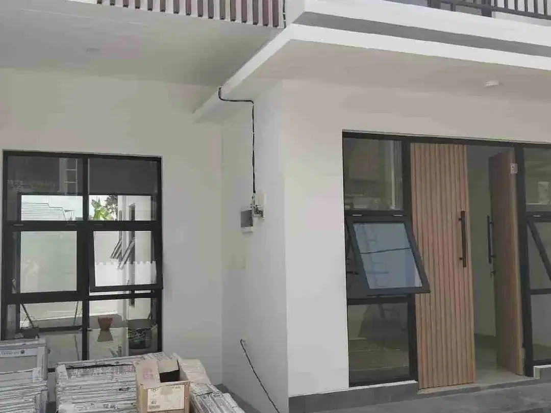 RUMAH BARU LANTAI II MODERN MINIMALIS LINGKUNGAN ONE GATE SISTEM DEKAT JOGING TREK DAN DEKAT SMP NEGERI 2 KUTA UTARA DALUNG - Image 2 of 10