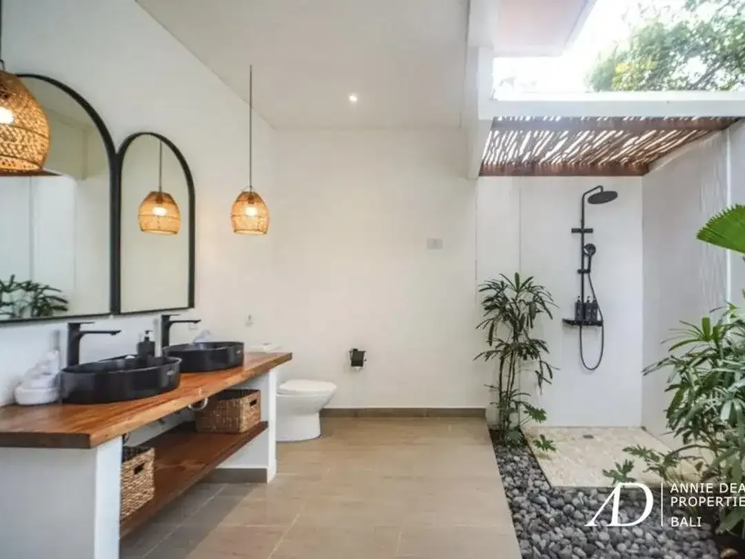 LEASEHOLD | 4-BEDROOM MODERN VILLA NEAR NYANYI BEACH - TABANAN - Image 7 of 7