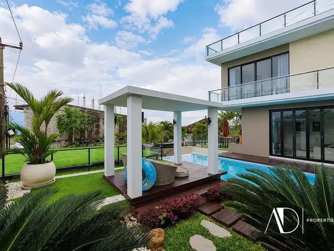 FREEHOLD | LUXURY VILLA WITH PANORAMIC OCEAN VIEWS IN UNGASAN - Image 5 of 10