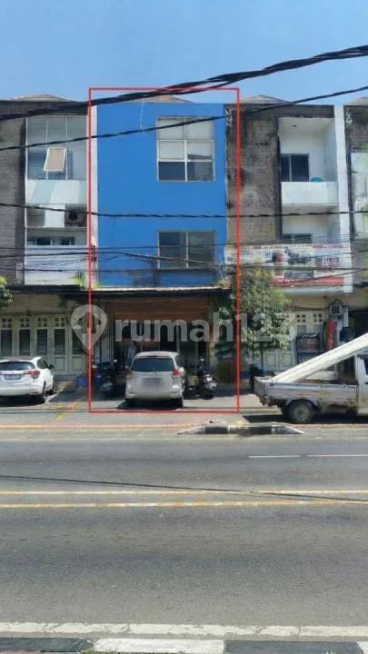 Strategic 3-Storey Shophouse On Mahendradatta - Image 2 of 4