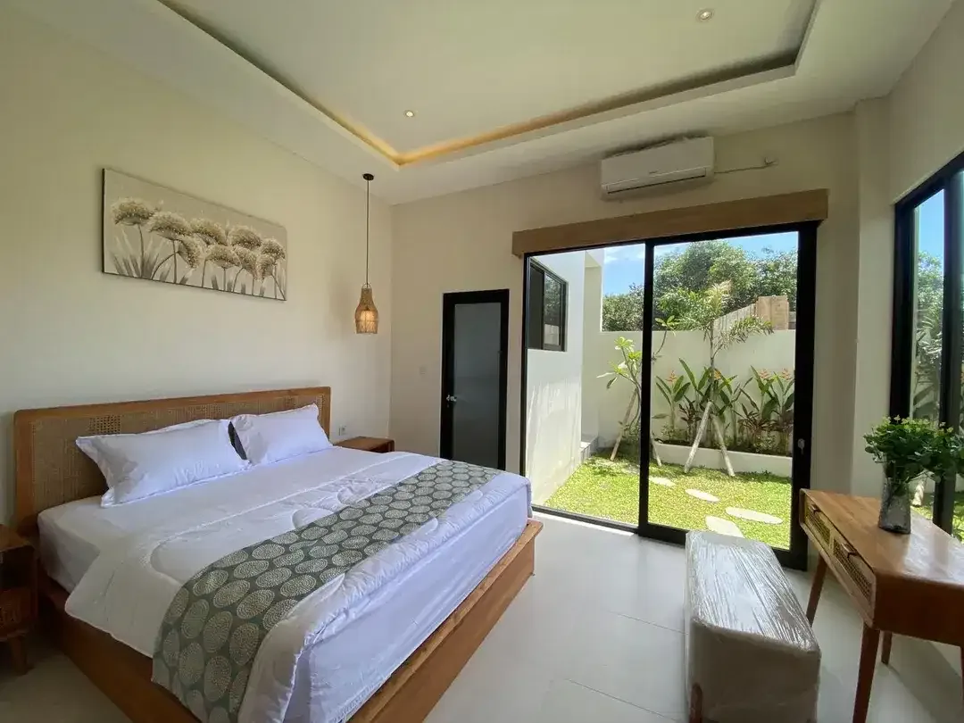 Villa dengan Pemandangan Gwk yang Dilengkapi Perabotan Lengkap di Jimbaran - Image 7 of 10