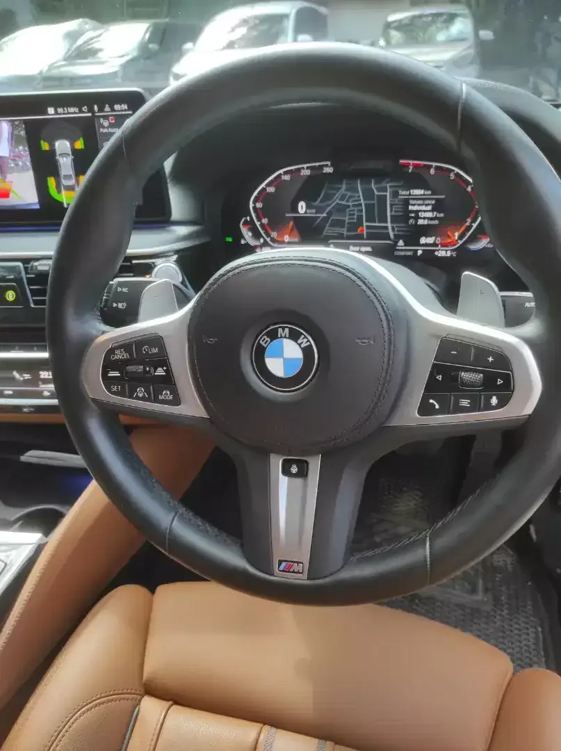 BMW 530i opulence 2.0 AT turbo 2023 - Image 4 of 10