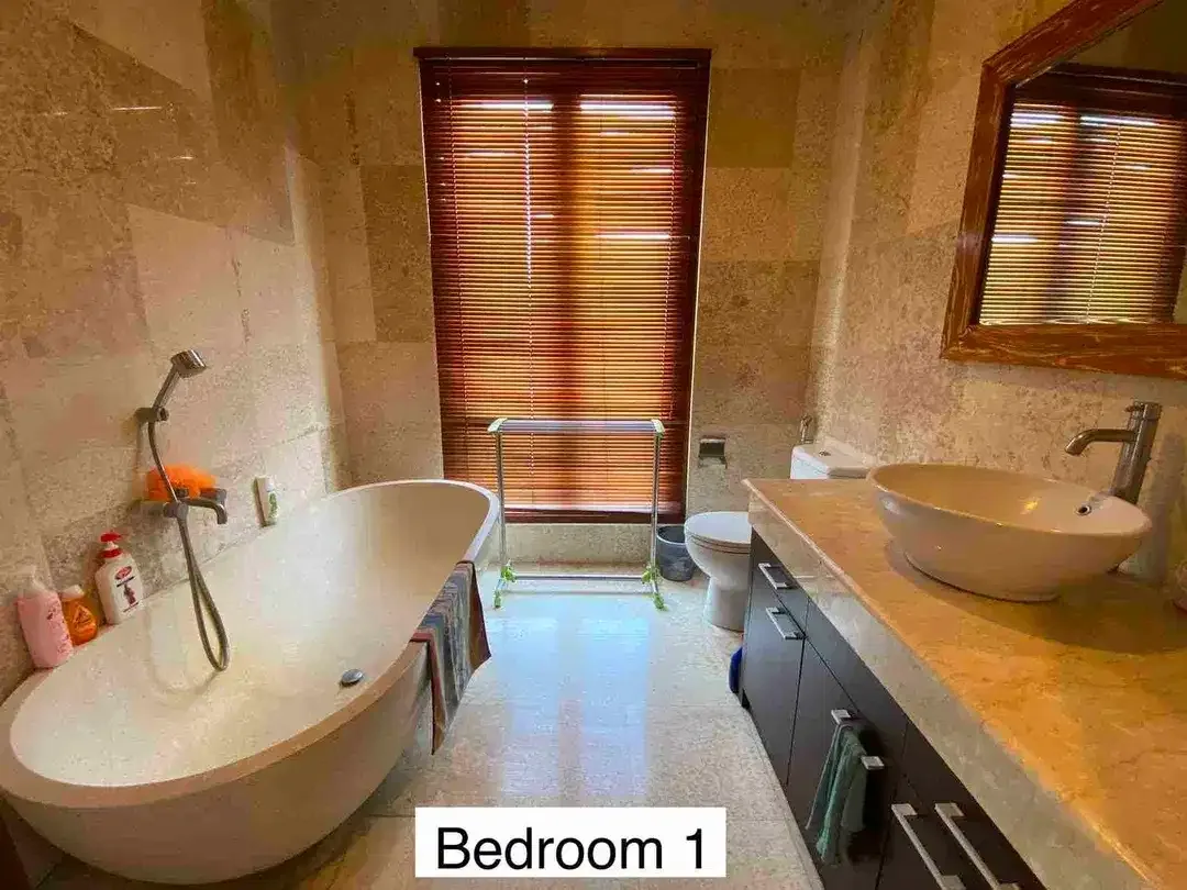 Jarang ada jual , Rumah Villa 2 are di dekat jl Bidadari seminyak Kuta Bali - Image 10 of 10