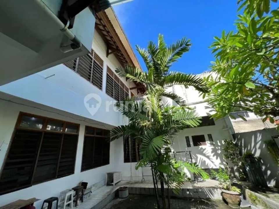 2 Dunia Dalam 1 Properti! Ruko Aktif + Rumah 3 Lantai Terkoneksi di Jalur Denpasar-Pemecutan Kaja - Image 3 of 4