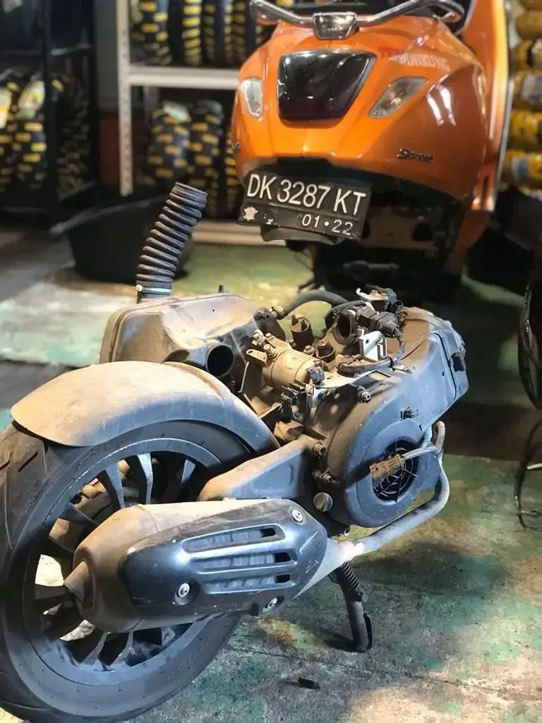 Bengkel khusus Piaggio Vespa Matic Sprint LX GTS S Specialist - Image 3 of 10