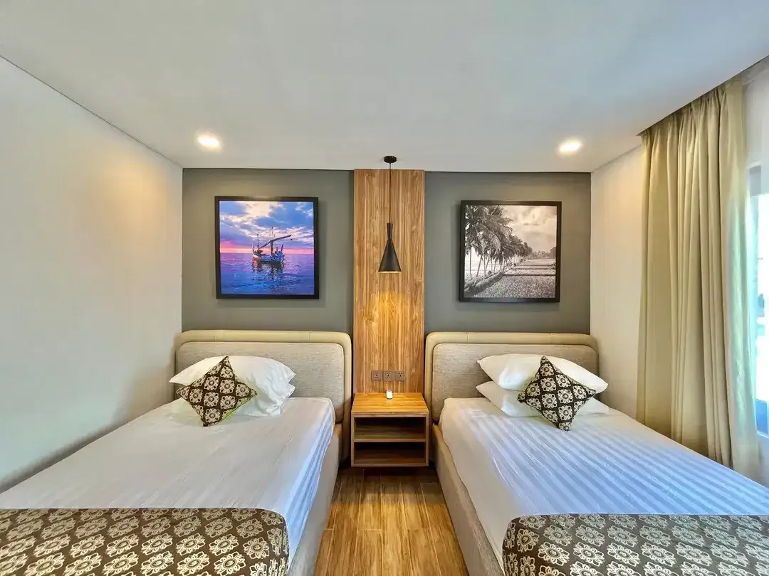Stylish 2 Bedroom Low-rise Apartment - Fully Furnished - Image 7 of 10