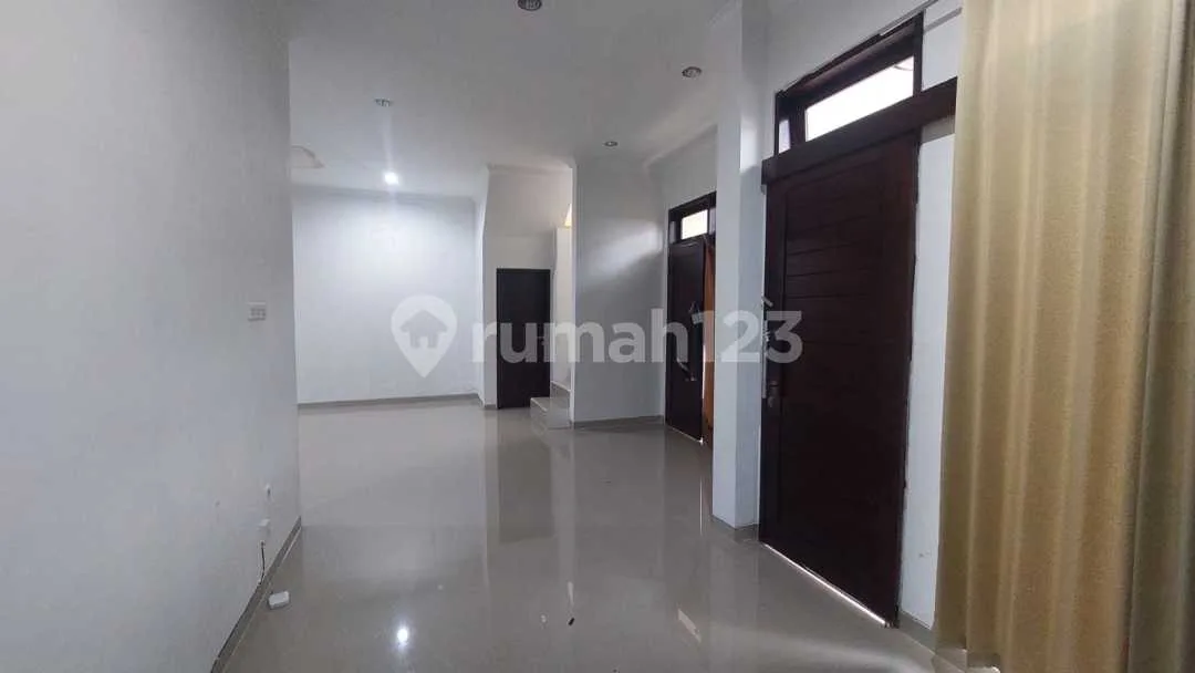Rumah 2 Lantai Kosongan di Jimbaran - Image 3 of 4