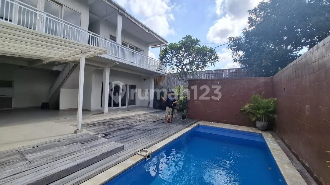 Villa For Arent Available In Bumbak Area - Image 1 of 4