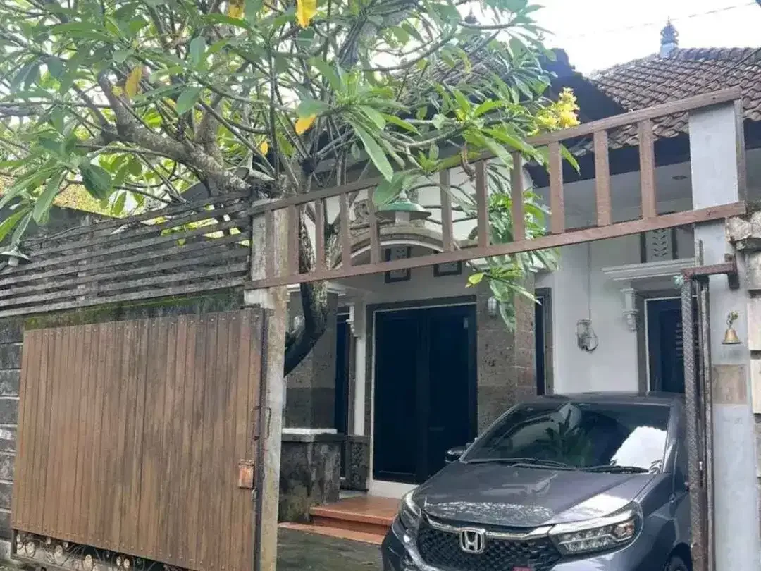 Dijual Rumah Bagus Lantai 1 - Taman Sari, Kerobokan - Image 1 of 8