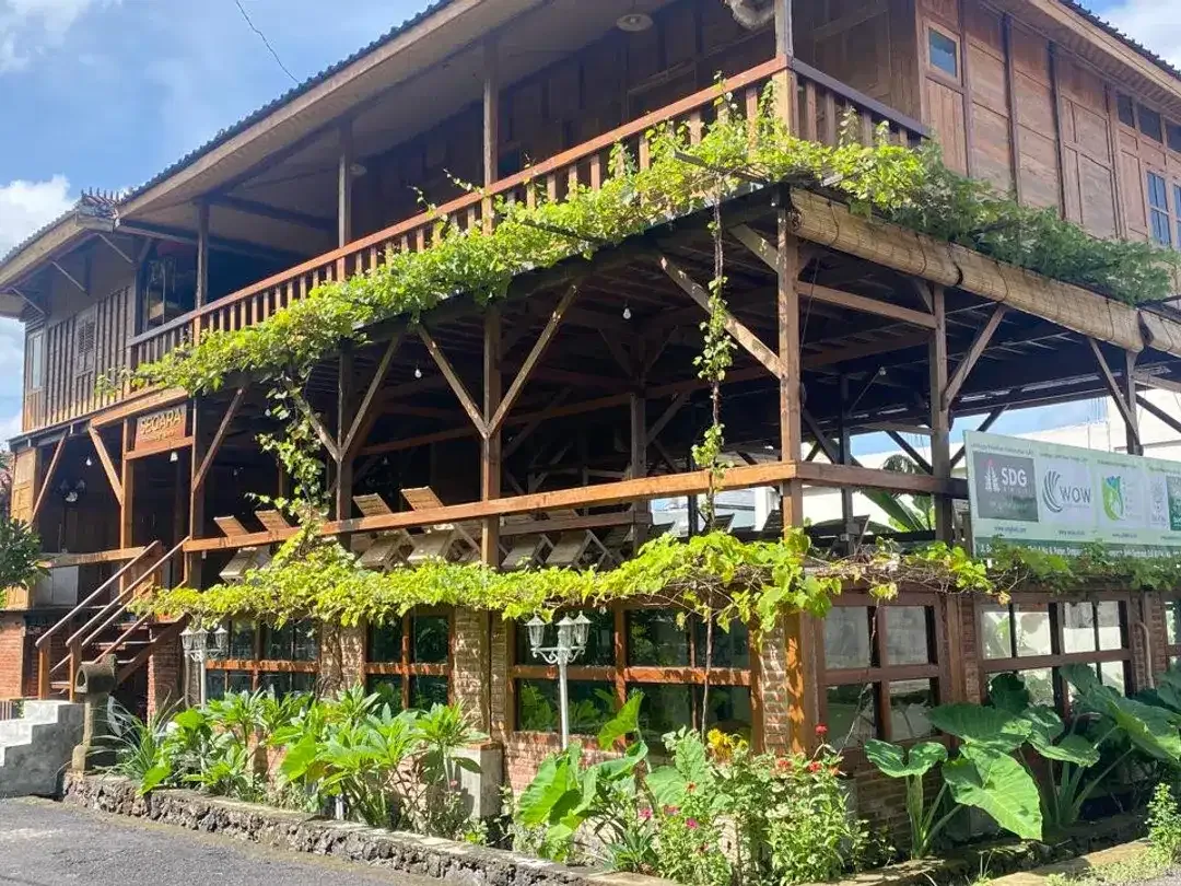 3 STOREY COMMERCIAL BUILDING IN BADAK AGUNG DENPASAR - Image 1 of 5