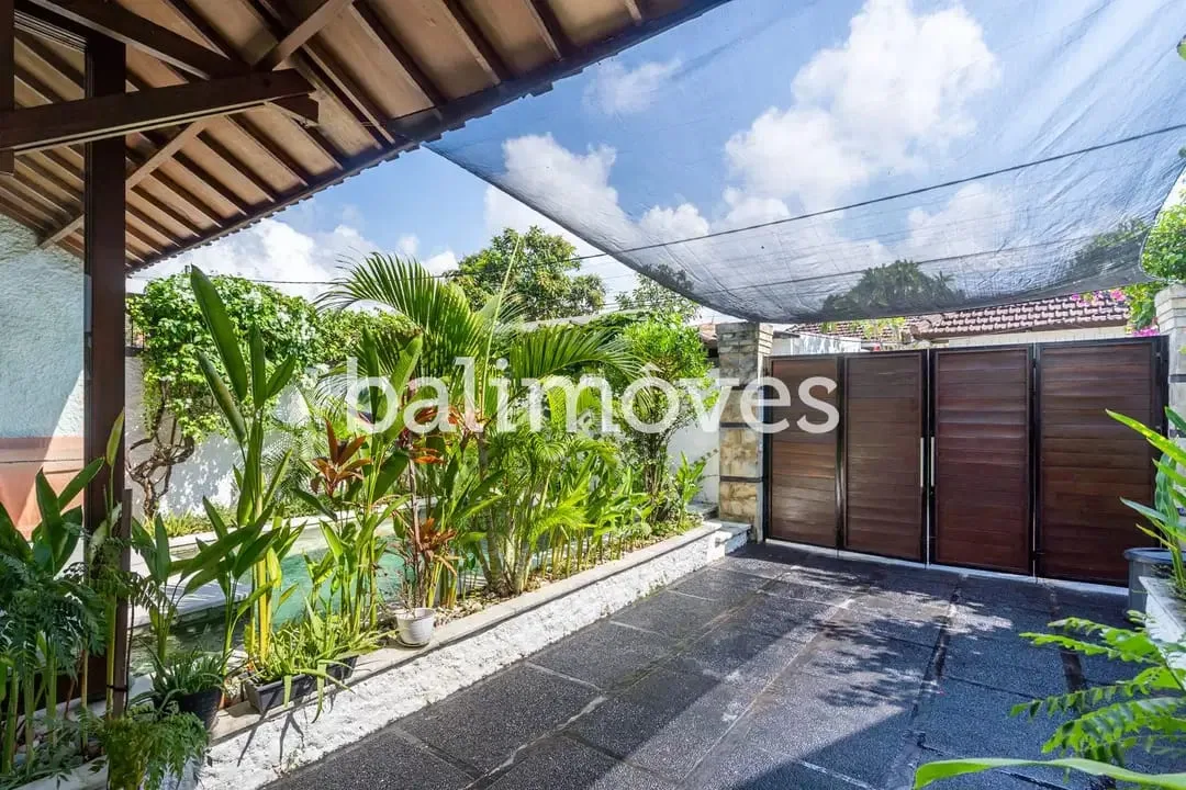 Villa Modern Cantik dengan Tiga Kamar Tidur di Sanur - Image 5 of 10