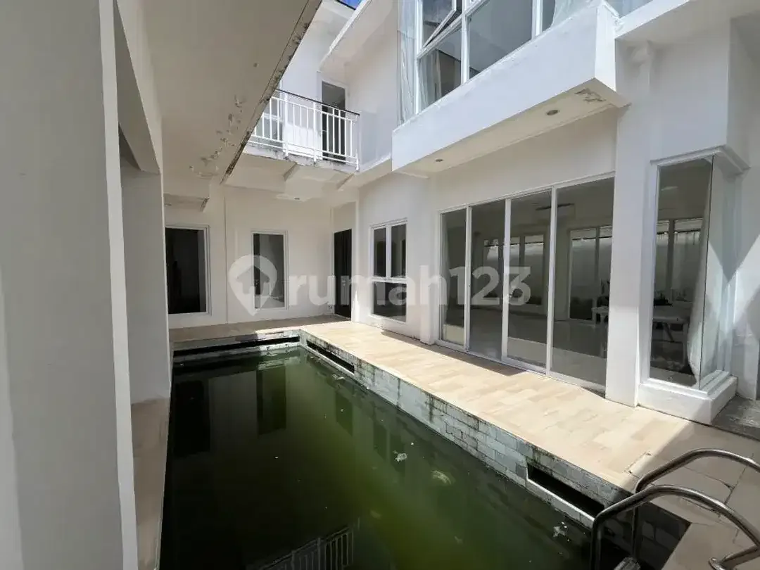 Exclusive Villa One Gate System Near Pandawa Beach - Image 6 of 10