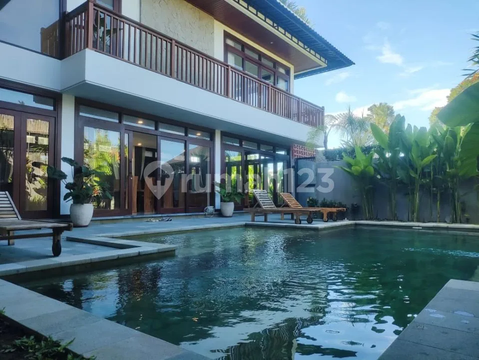 Luxury 5 Bedrooms Villa In Pererenan, Only 15 Mins To Canggu - Image 1 of 4
