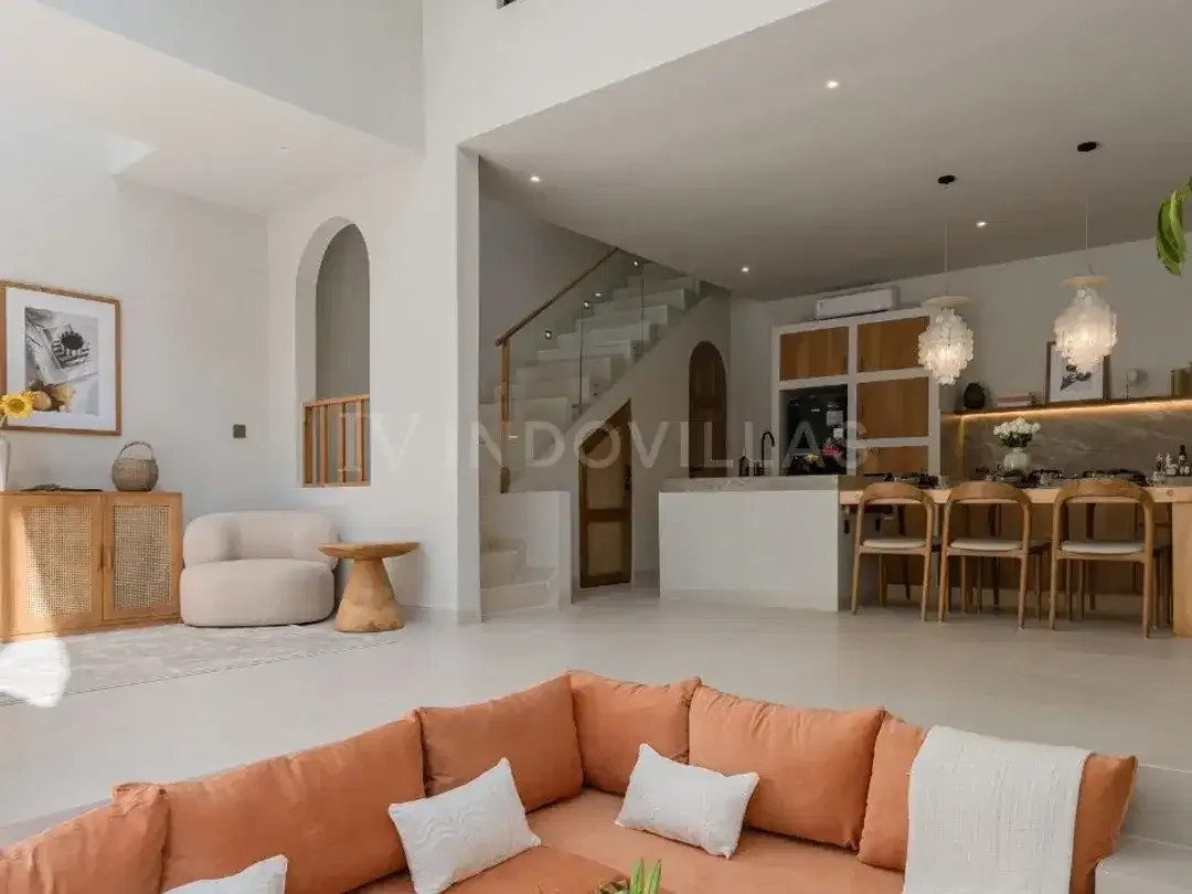 Townhouse Leasehold 3 Kamar Tidur Bergaya Modern di Umalas - Image 4 of 10