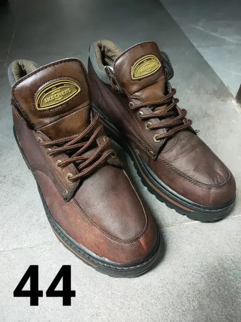 Sepatu skecher 44 - Image 1 of 1