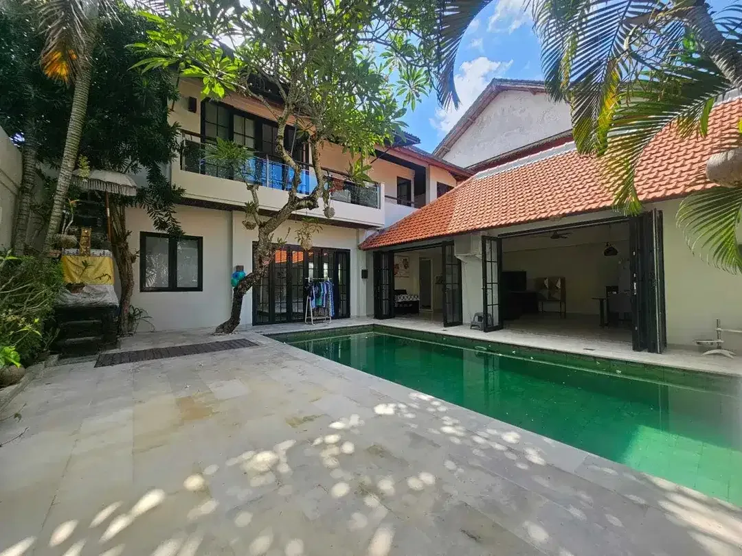 Dijual/disewakan villa lantai 2 lokasi umalas kerobokan - Image 1 of 10