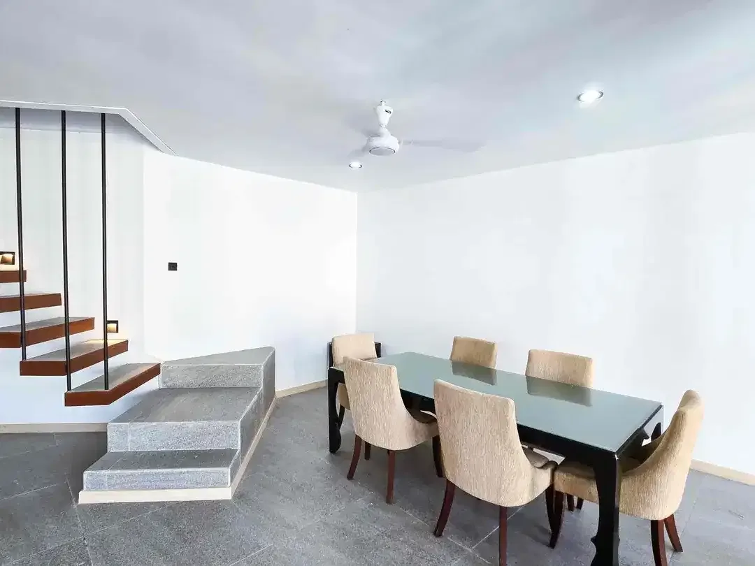 FOR SALE 

BEAUTIFUL 5BR VILLA IN SANUR - Image 6 of 10