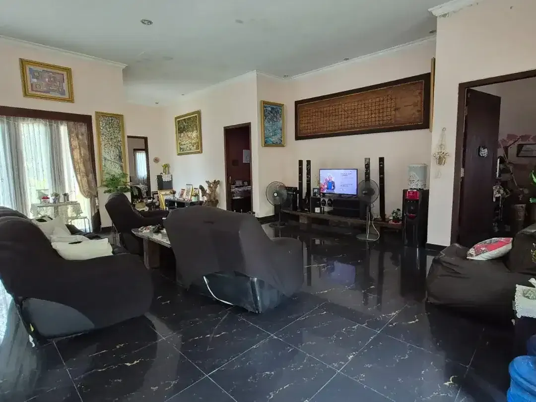 Freehold  - Balinese home with expansive 1,000 m² land in batu bulan with rice fields view, Bali - Image 7 of 10