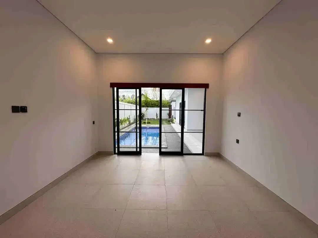 Brand New Villa 3 Bedroom Umalas Unfurnish with Garden - Image 7 of 10