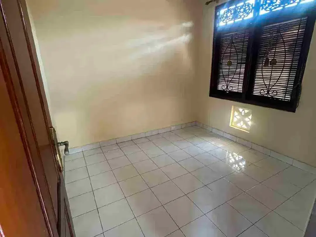 Jual Rumah Second 2lt Jl Tukad Balian Dekat Renon Area strategis untuk hunian Di Denpasar. - Image 7 of 8
