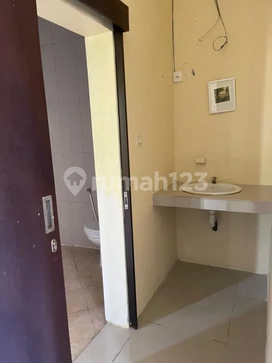 Rumah Semi Furnished Lantai 2 Area Jimbaran - Image 3 of 4