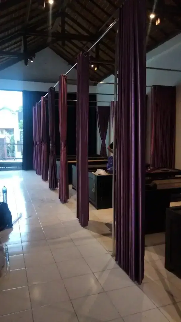 Gorden / Korden Sekat Salon/ Spa / Rumah Sakit / Klinik - Image 1 of 5