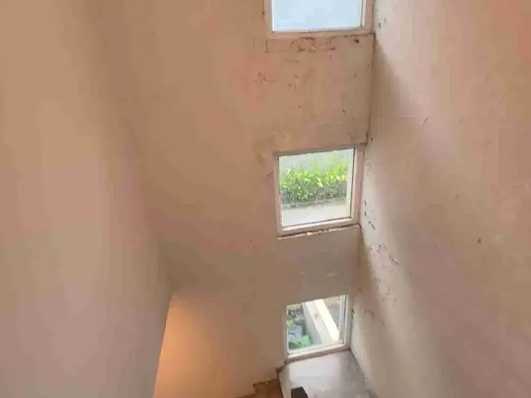 DIJUAL RUMAH LANTAI 2 SHM IMB LENGKAP DEKAT MALL TSM CN - Image 10 of 10