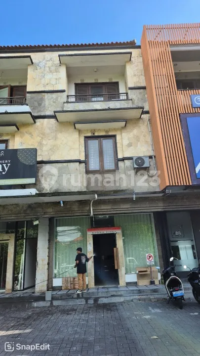 Dijual Ruko 3 Lantai Strategis Renon Denpasar Selatan - Image 1 of 4