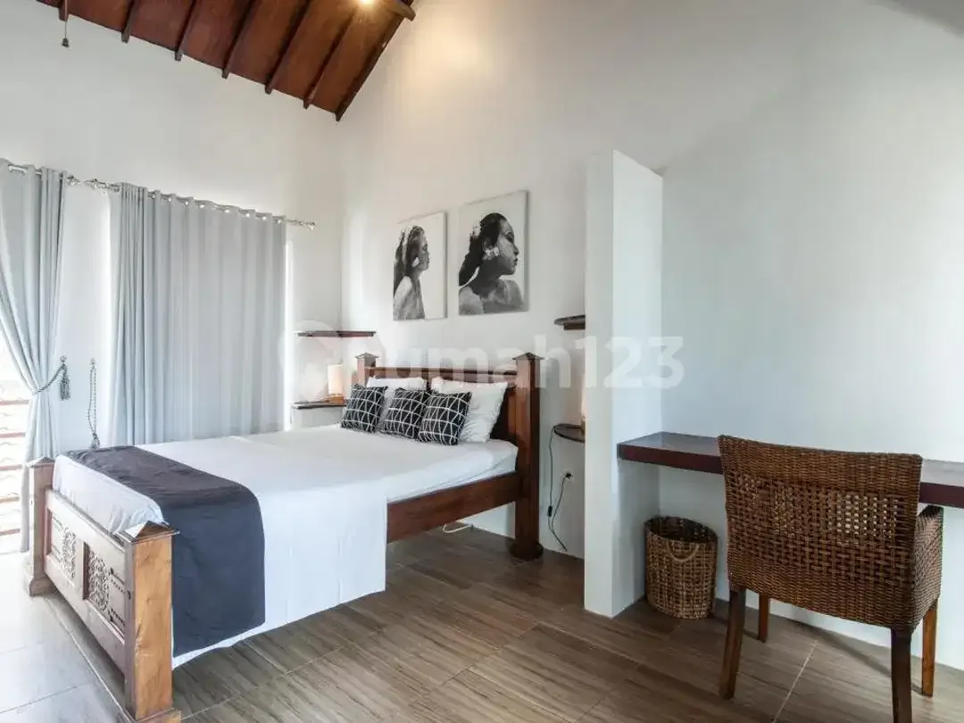 Rumah Mewah 6 Kamar, dengan Swimming Pool Diberawa Canggu - Image 3 of 10