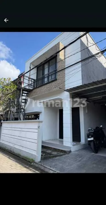 Rumah 2 Lantai Siap Huni Lokasi Sangat Strategis - Image 1 of 4