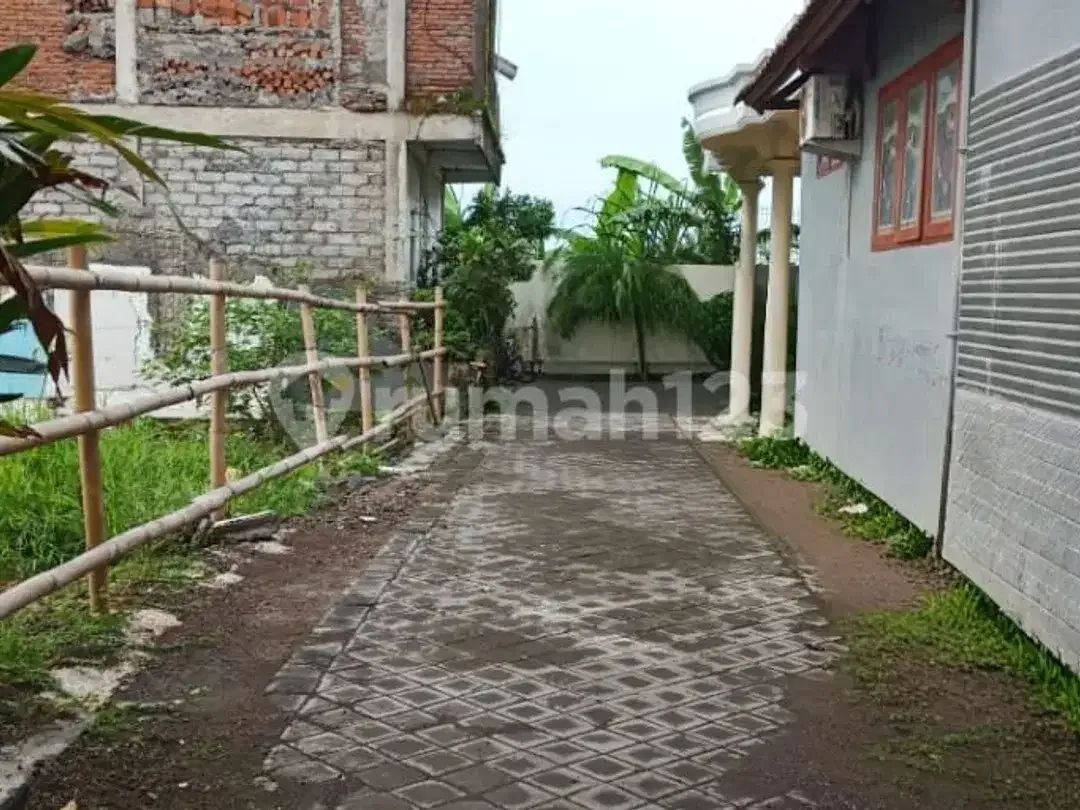 For Sale Small Plot Of Land Very Rare Location Kerobokan - Image 4 of 10