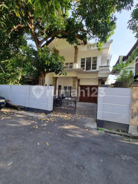 Rumah 2Lt Luas 250M2 di Jl Bisma Legian Kuta - Image 1 of 4