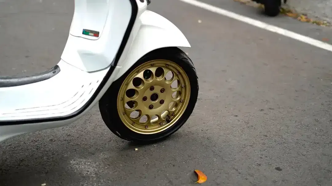 VESPA PRIMAVERA 150 3V 2015 PUTIH - TERMURAH - Image 4 of 7