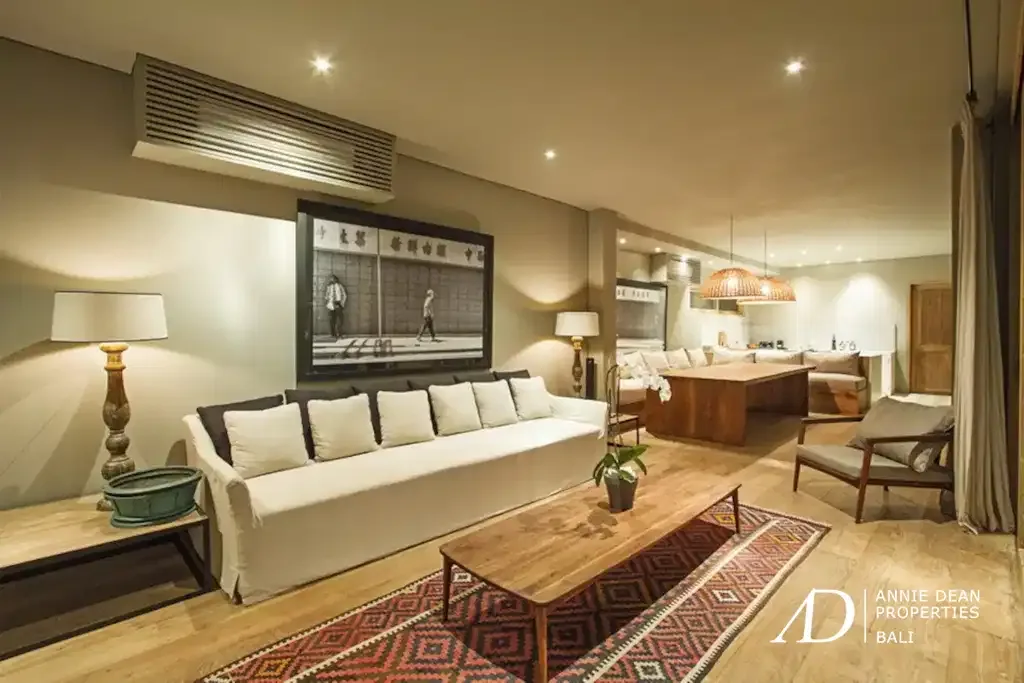 FREEHOLD | 5-BEDROOM VILLA WITH RICE FIELD VIEWS - PADONAN, CANGGU - Image 4 of 10