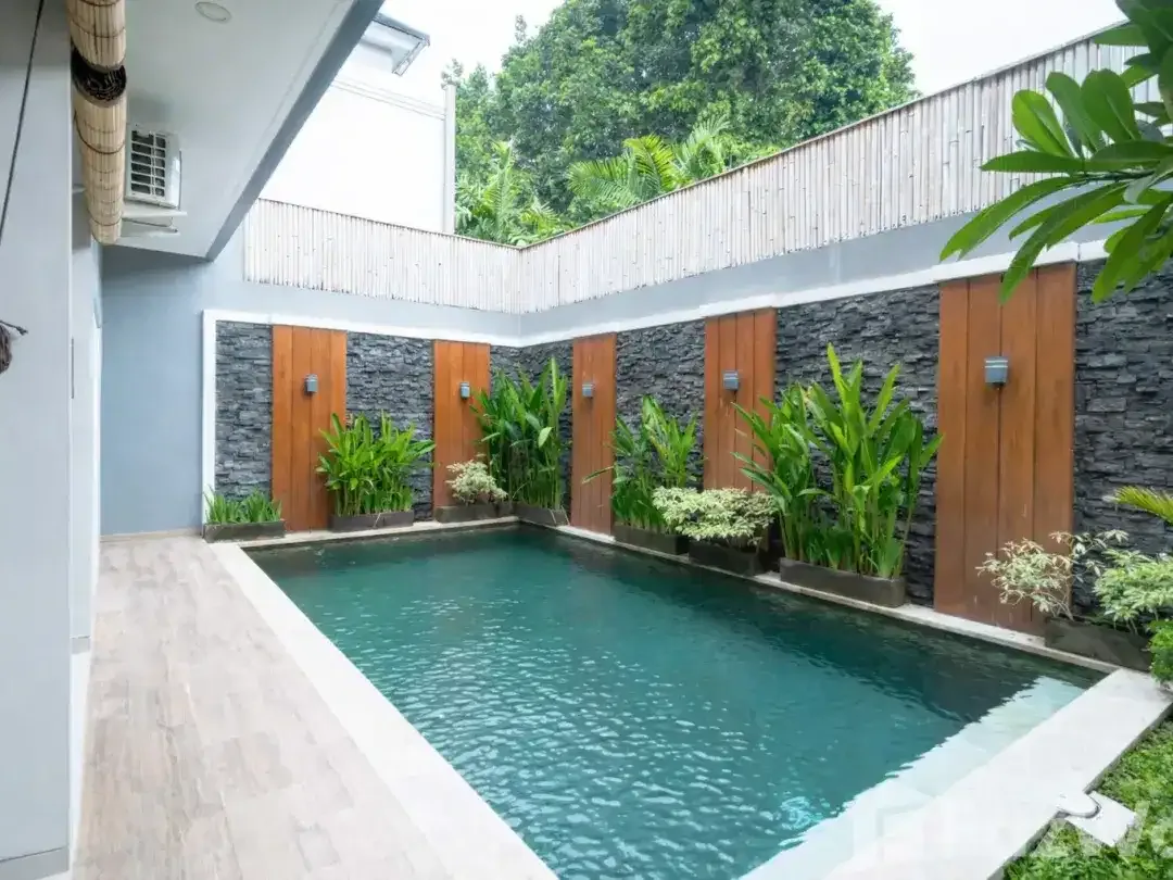 3 Bedroom Villa for sale in Kerobokan, Bali - Image 2 of 10