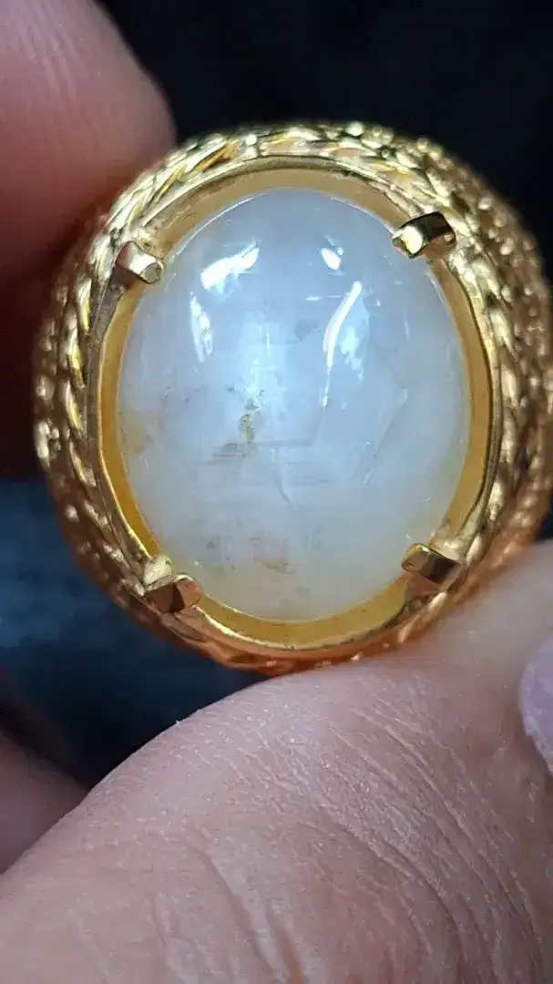 Mirah cempaka ceylon / yellow sapphire srilanka - Image 1 of 2