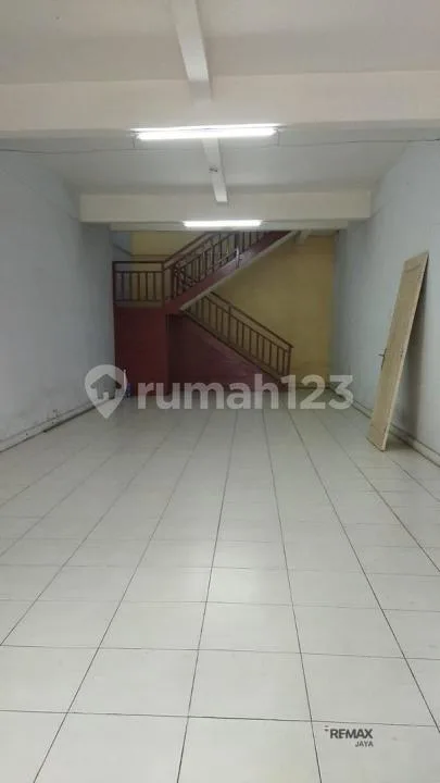 Ruko 3 Lantai Traffic Padat Dijual Kerobokan Bali - Image 3 of 4