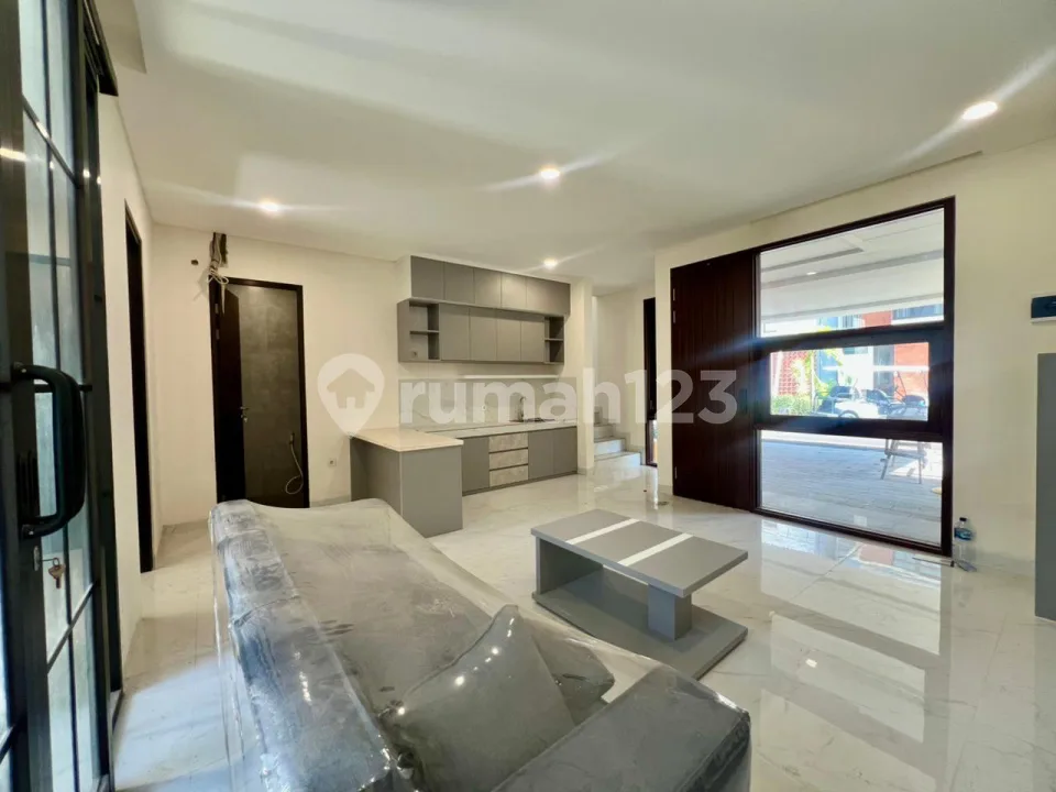 Strategic Luxury House For Rent In South Denpasar - 3 Min To Bali Mandara Toll - Image 3 of 4