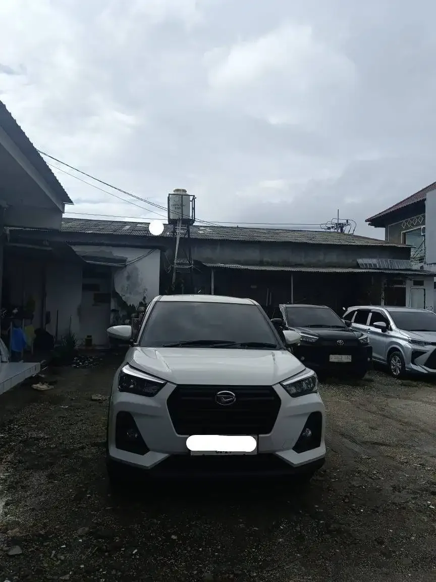 DIJUAL MURAH HARGA PEDAGANG ROCKY 1.2 X CVT - Image 3 of 8