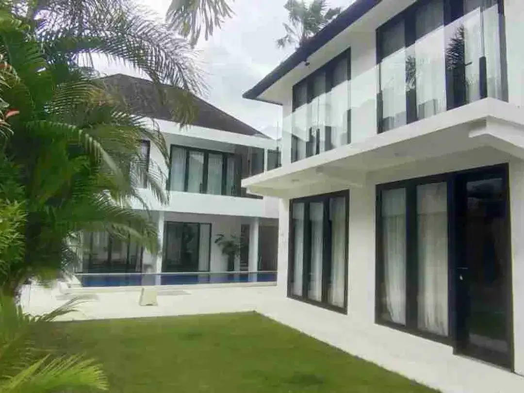 Dijual villa canggu berawa Bali modern tropical style - Image 1 of 7