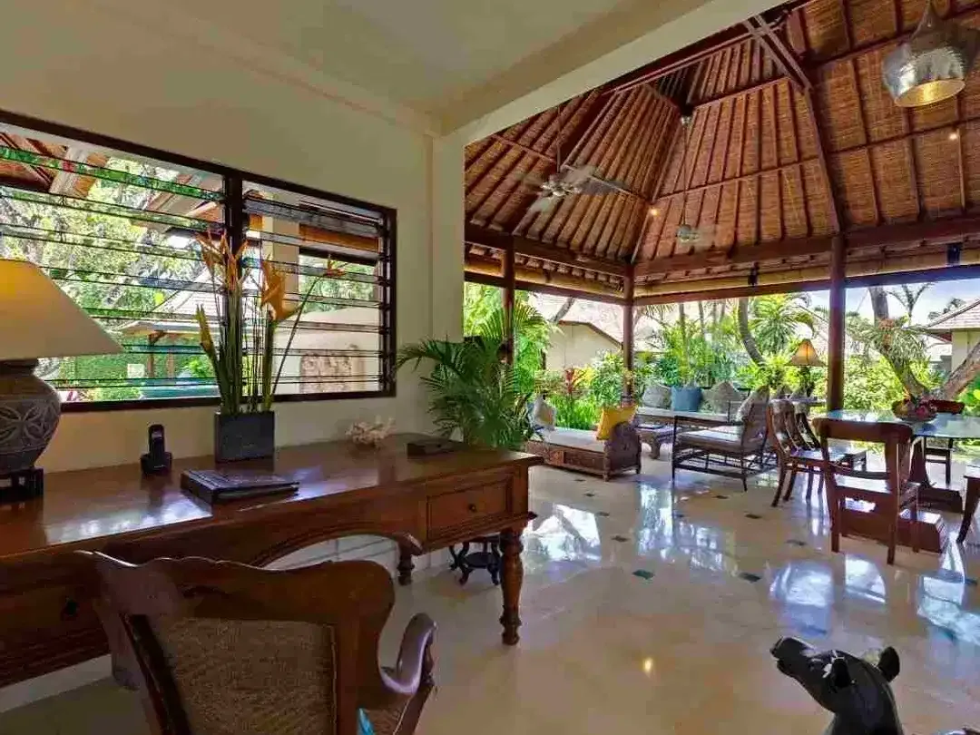 Villa Luxury Walking Distance to Batu Bolong Beach Canggu Bali - Image 9 of 10