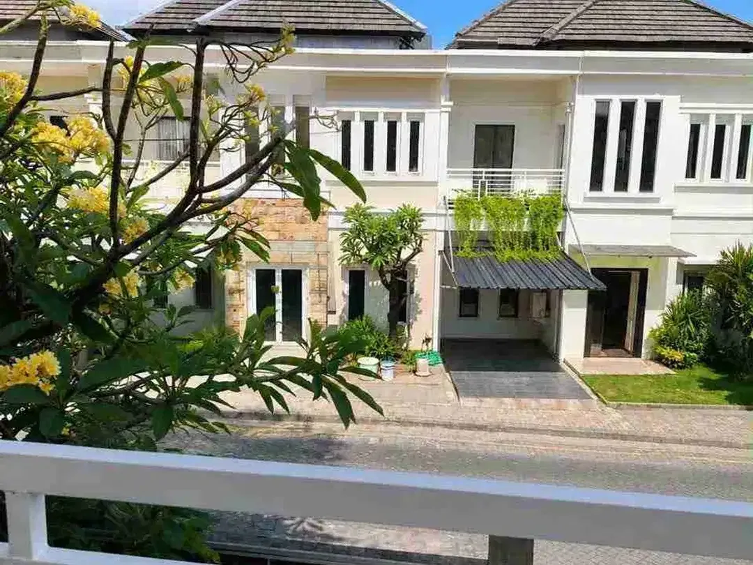 DIJUAL RUMAH MINIMALIS LANTAI 2 
LOKASI MAHENDRADATTA JALAN  GUNUNG GEDE DENPASAR BARAT 
PERUMAHAN CLUSTER ONE GATE SYSTEM 
SECURITY 24 JAM - Image 1 of 10
