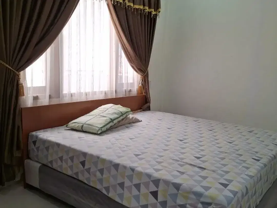 Dijual Rumah + Kantor Fully Furnish  2 Lantai di Jl.Suli, Denpasar Utara - Image 8 of 10