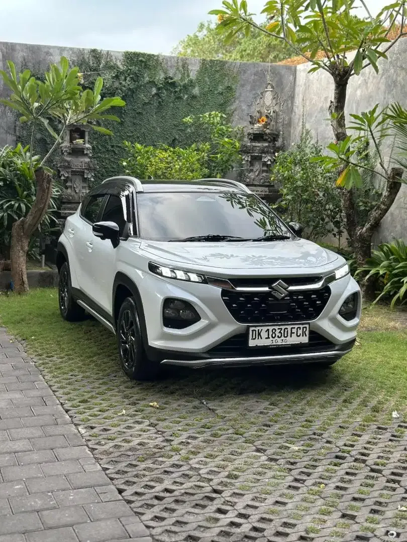FRONX SGX 2025 HYBRID MATIC ASLI BALI LOW KM SEPERTI BARU - Image 1 of 10