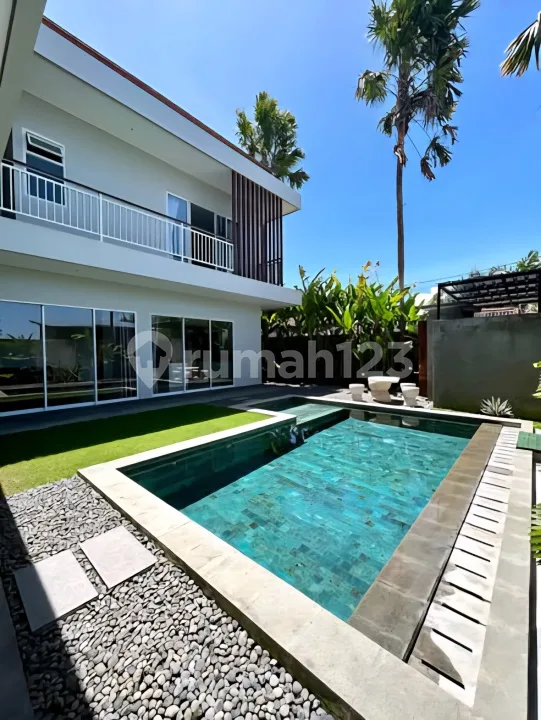 Villa Mewah 3 Kamar di Dekat Pantai Pererenan - Image 1 of 4
