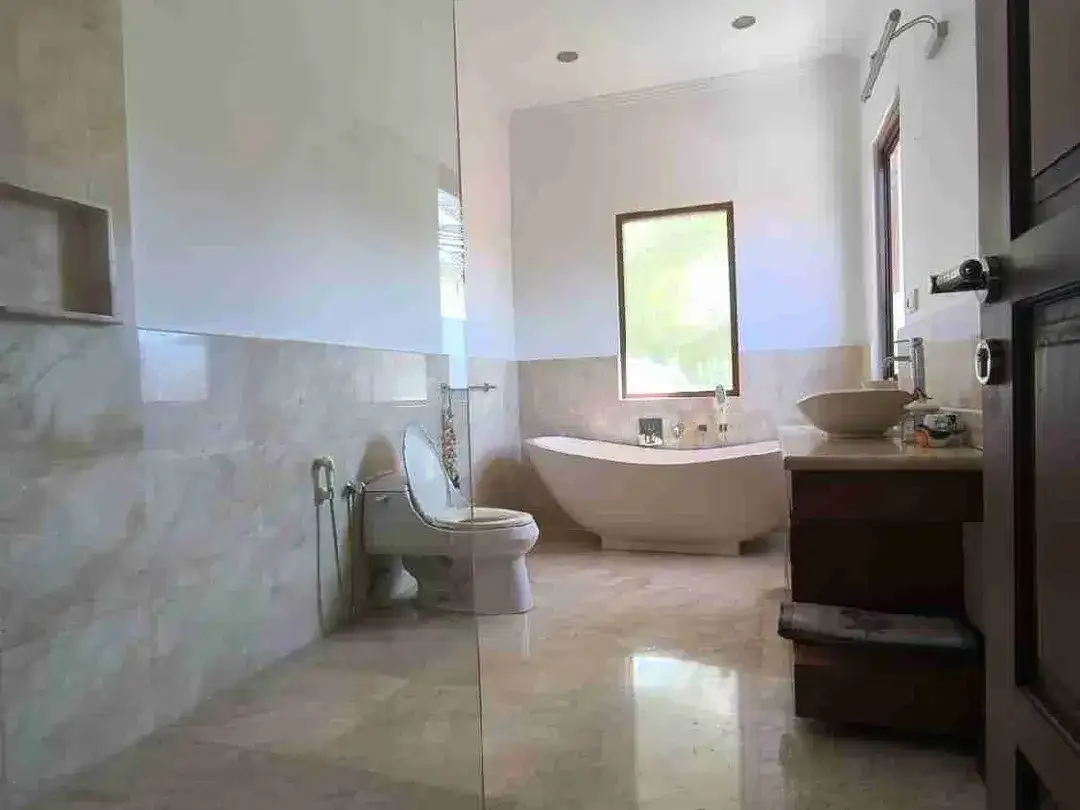 Villa Mewah Jimbaran Dekat Four Seasons dan Pantai - Image 8 of 10