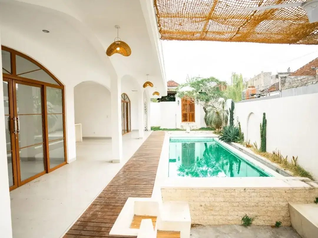 VILLA BRAND NEW DI BABAKAN CANGGU DEKAT PANTAI BATU BOLONG - Image 9 of 10