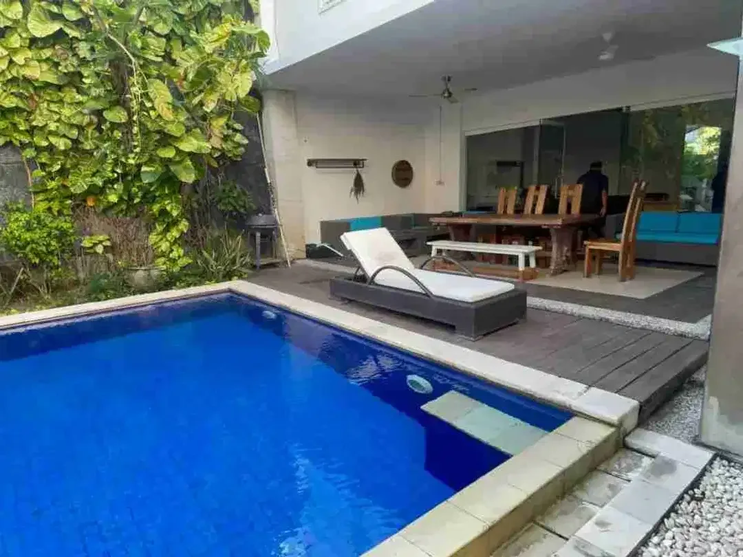 For Rent 5 BDR Villa di Lokasi Perkotaan - Image 1 of 10
